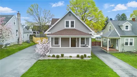 39 Salem Rd, Irondequoit, NY 14622