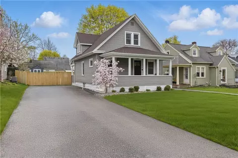 39 Salem Rd, Irondequoit, NY 14622 photo 3