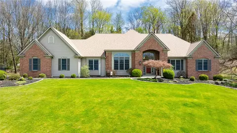 7638 Pine Tree Dr, Victor, NY 14564