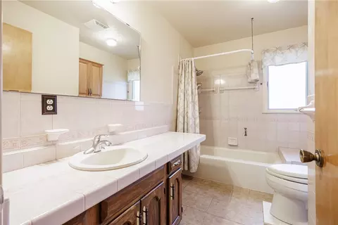 Bath - 2 Simone Cir, Irondequoit, NY 14609 photo 3 of 4