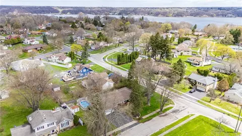 View/Area - 2 Simone Cir, Irondequoit, NY 14609 photo 2 of 4