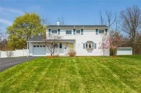 332 Wildbriar Rd, Rochester, NY 14623