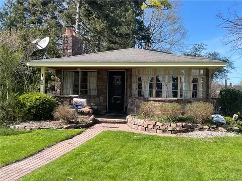Exterior - 170 Avondale Rd, Irondequoit, NY 14622 photo 2 of 8