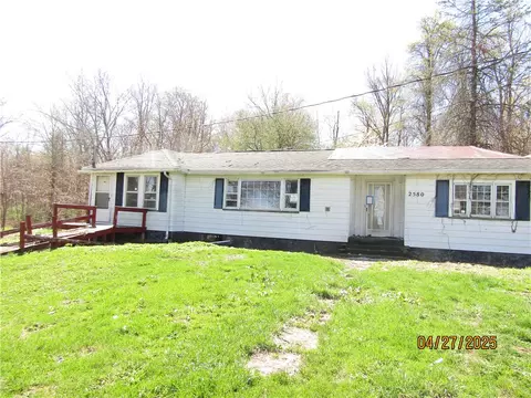 2580 Telephone Rd, Le Roy, NY 14482
