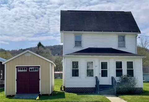 25 W Greenwood St, Andover, NY 14806