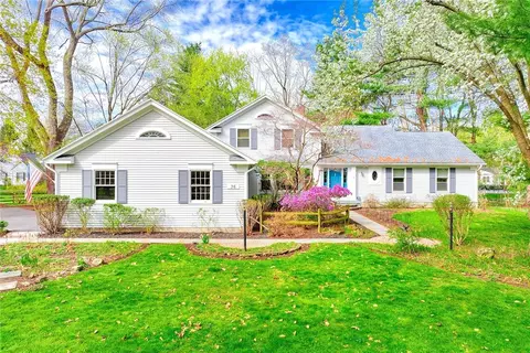 36 Green Valley Rd, Perinton, NY 14534