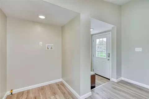 Entry Way - 486 Pineview, Webster, NY 14580 photo 1 of 2