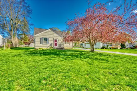 Exterior - 486 Pineview, Webster, NY 14580 photo 4 of 8