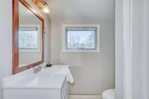 Bath - 486 Pineview, Webster, NY 14580 photo 3 of 3