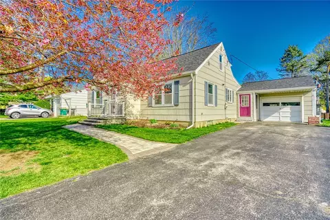 Exterior - 486 Pineview, Webster, NY 14580 photo 2 of 8