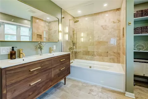Bath - 14 Benedict Rd, Perinton, NY 14534 photo 1 of 4