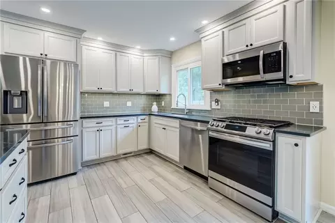 Kitchen - 14 Benedict Rd, Perinton, NY 14534 photo 4 of 7