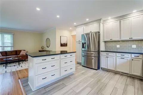 Kitchen - 14 Benedict Rd, Perinton, NY 14534 photo 5 of 7