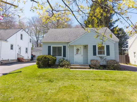 171 Glenbrook Rd, Greece, NY 14616