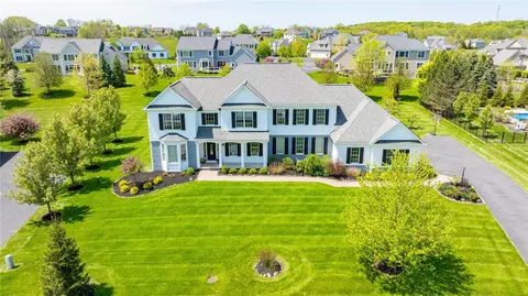 36 Amber Hill Dr, Pittsford, NY 14534