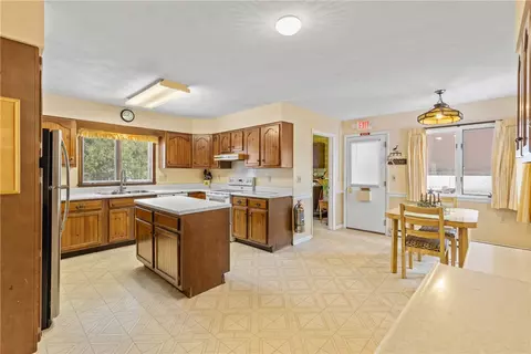 3 Holley St, Lyons, NY 14489 photo 6