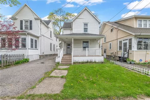 137 W Elm St, East Rochester, NY 14445