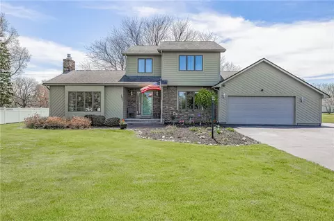 1641 Woodard Rd, Webster, NY 14580