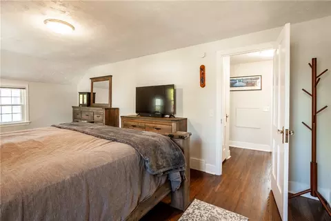 Bedroom - 21 Covington Rd, Irondequoit, NY 14617 photo 2 of 6