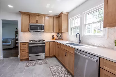 Kitchen - 21 Covington Rd, Irondequoit, NY 14617 photo 4 of 6