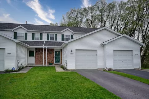 5932 Calm Lake Dr, Farmington, NY 14425