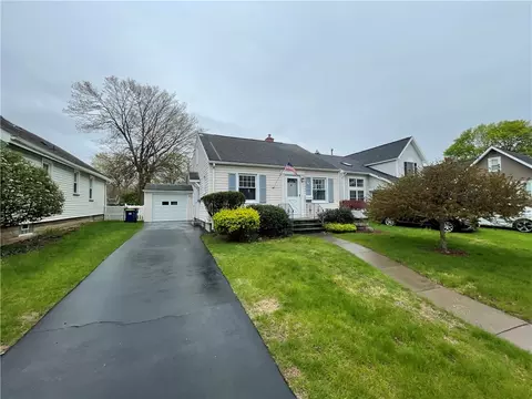 67 Pomona Dr, Greece, NY 14616