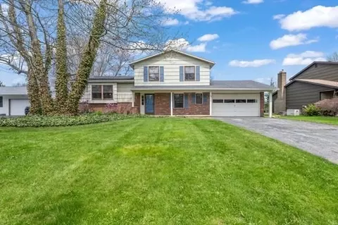 74 Hidden Spring Cir, Greece, NY 14616