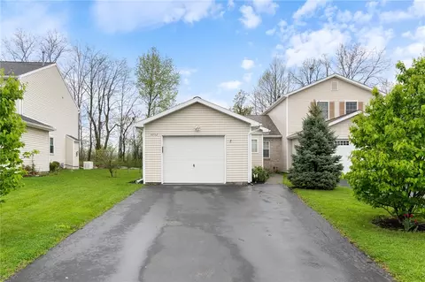 5752 Running Brook Rd, Farmington, NY 14425