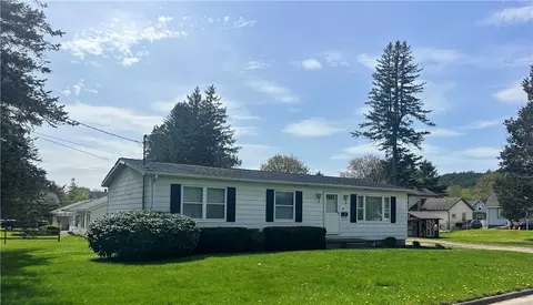 22 Fair St, Wellsville, NY 14895