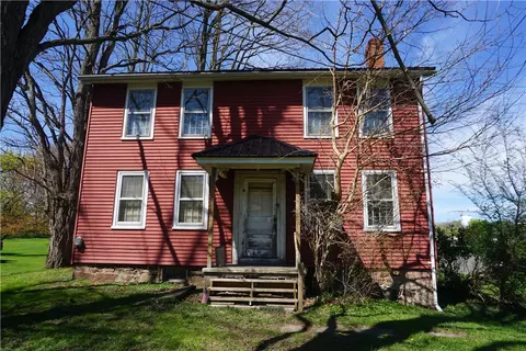 2096 Penfield Rd, Penfield, NY 14526