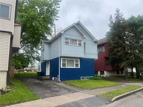 9 Quamina Dr, Rochester, NY 14605