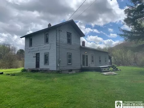 2883 Burton Rd, Busti, NY 14701