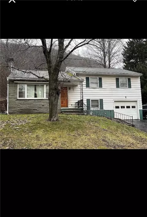 2 Park Pl, Delhi, NY 13753