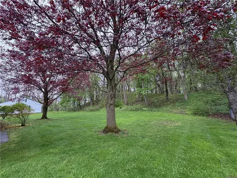 Exterior - 14 Hillcrest Dr, Lyons, NY 14489 photo 5 of 6