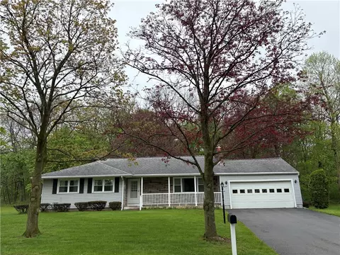 Exterior - 14 Hillcrest Dr, Lyons, NY 14489 photo 6 of 6
