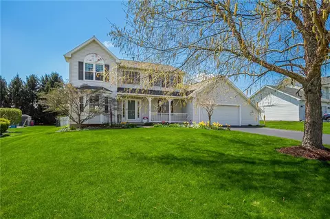 47 Fitzpatrick Trl, West Henrietta, NY 14586