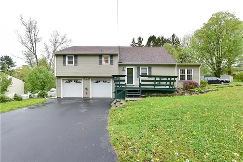 726 Robinson Hill Rd, Union, NY 13790
