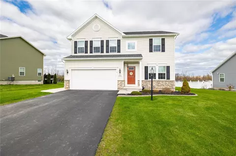 1830 Halesworth Ln, Ontario, NY 14519