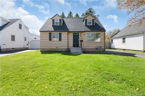 69 Ridgewood Rd, Greece, NY 14626