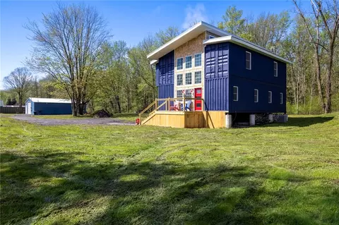 986 Caroline Rd, Waterloo, NY 13165