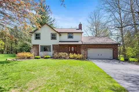 14 Ellie Ct, Lancaster, NY 14086