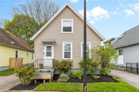 45 Bloomfield Pl, Rochester, NY 14620