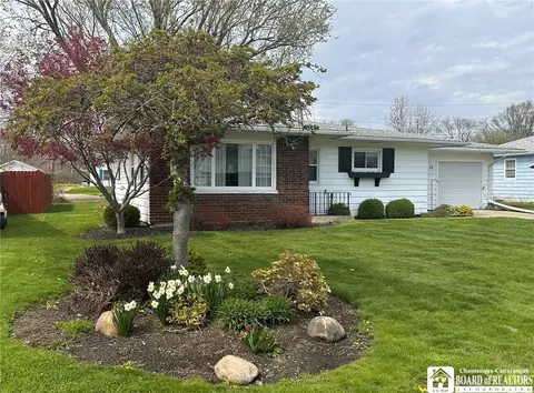 13 W Beach Rd, Dunkirk, NY 14048