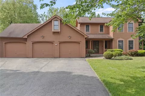 104 Brandon Cir, Greece, NY 14612