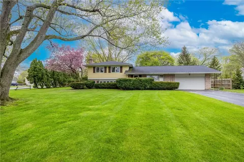 1 Gateway Rd, Chili, NY 14624