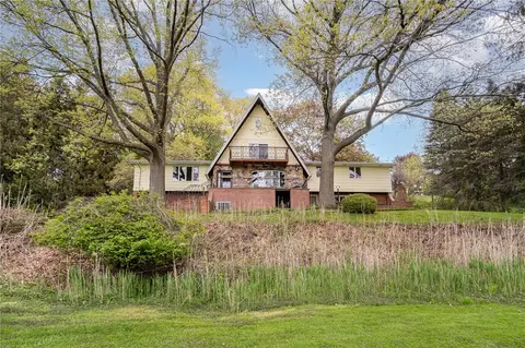 500 Saint Joseph St, Irondequoit, NY 14617
