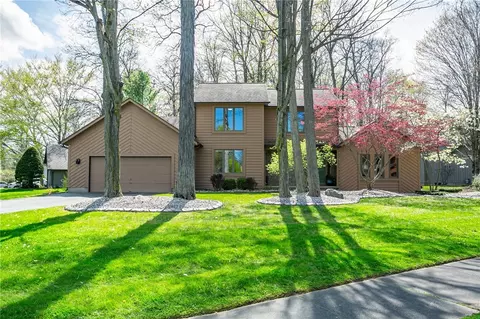 15 Brush Creek Dr, Greece, NY 14612
