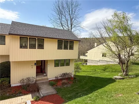 300 Pines Dr #44-6, Roxbury, NY 12474