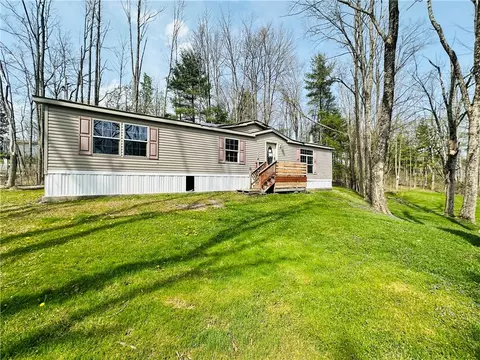 190 N Brotzman Rd, Barker, NY 13744