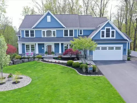 616 Brookstone Bnd, Webster, NY 14580